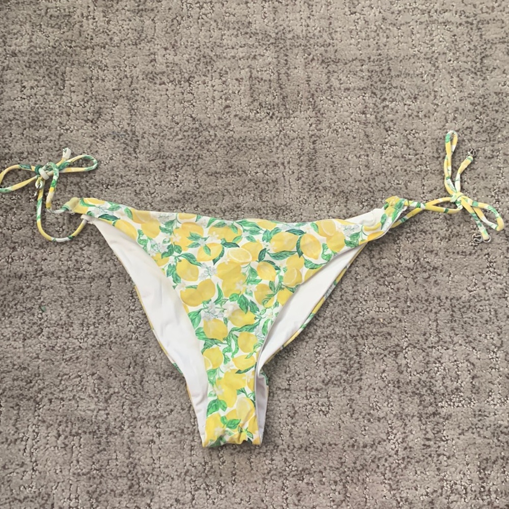 LULULEMON Sun Soaker low rise cheeky Swim Bottom